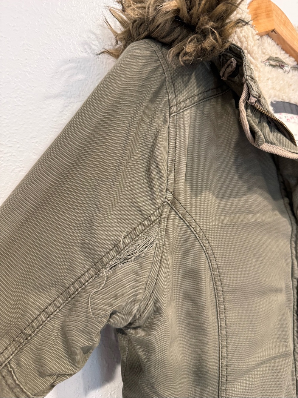 Abercrombie & Fitch Vintage Y2K Olive Utility Jacket with Fur Hood - Picture 7 of 14